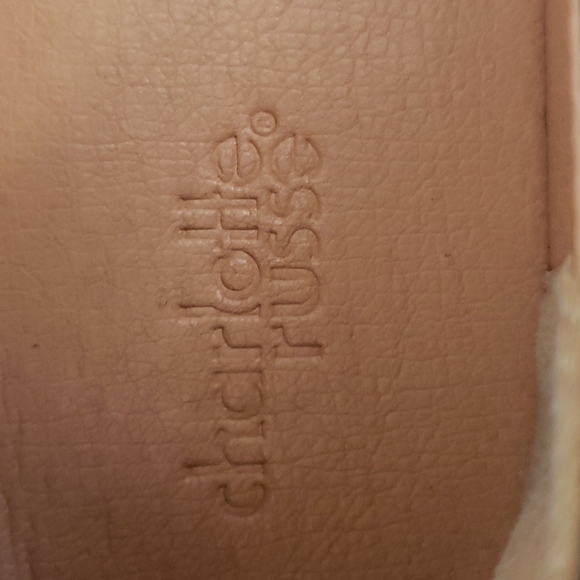 PRACTICALLY NEW CHARLOTTE RUSSE BLACK & IVORY FLATS ESPADRILLES W/RUBBER… - Picture 5 of 6